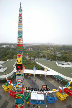 world's
                  tallest LEGO tower